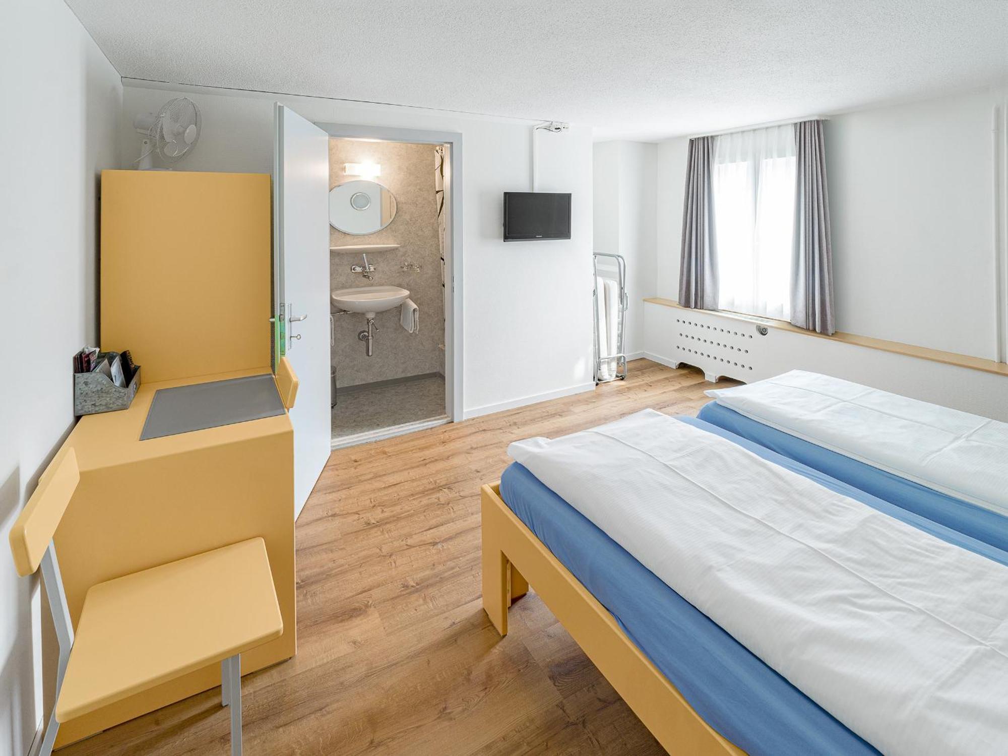 Hirschen Backpacker-Hotel & Pub Швиц Экстерьер фото